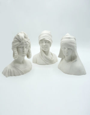LEOPOLD SAVINE (1861-1934) - HAVILAND & Cie - 3 BUSTS IN BISCUIT, CIRCA 1900